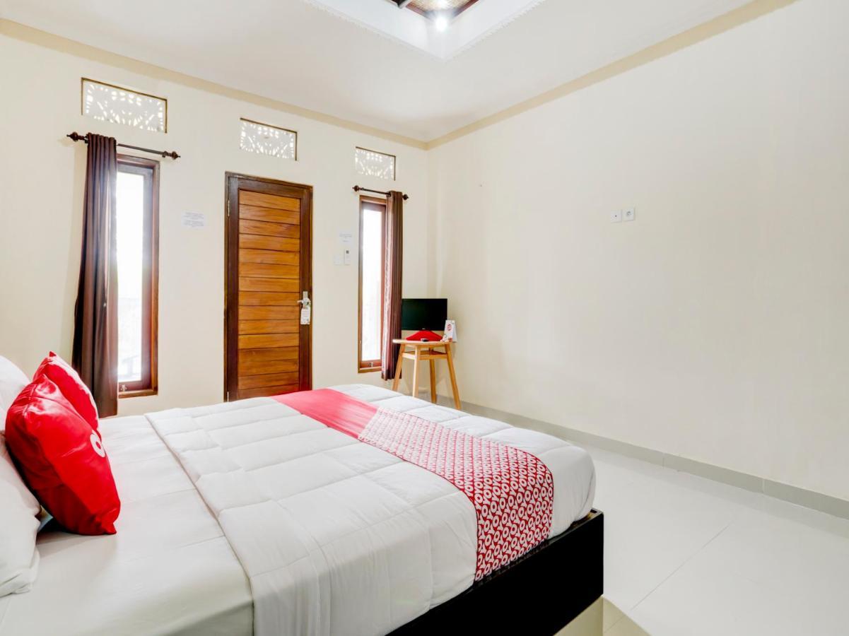ג'ימבאראן Oyo 90711 Blembong Homestay מראה חיצוני תמונה