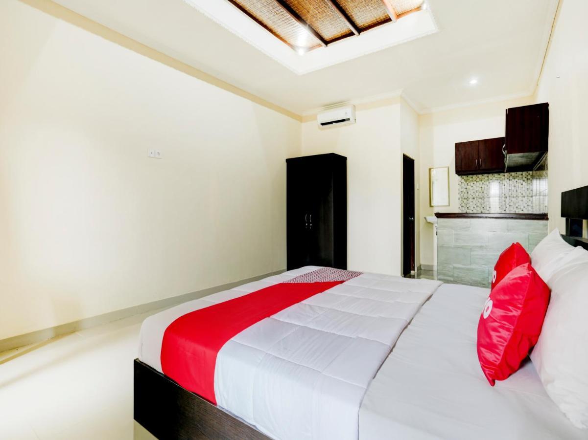 ג'ימבאראן Oyo 90711 Blembong Homestay מראה חיצוני תמונה