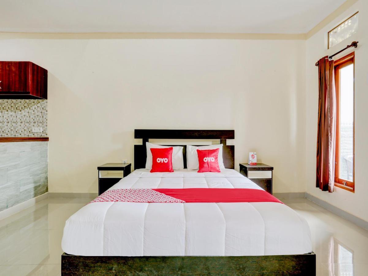 ג'ימבאראן Oyo 90711 Blembong Homestay מראה חיצוני תמונה